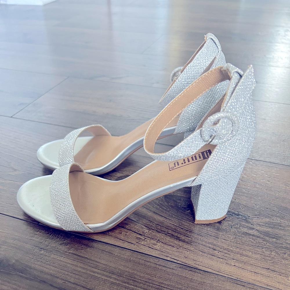 Dress shoes
